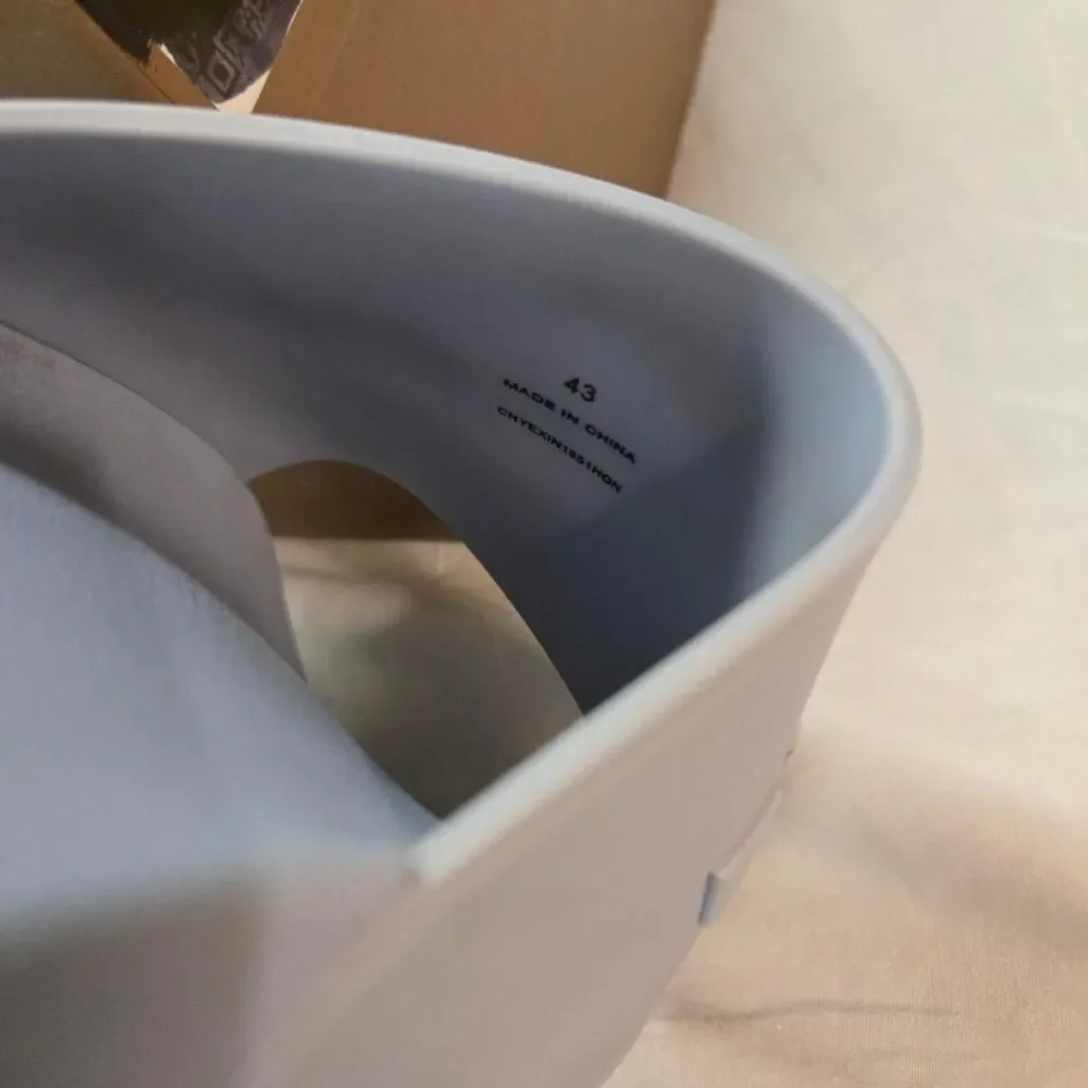 Burberry Men's blue Slides
